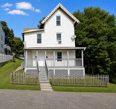 Building Photo - 54 Bronson St