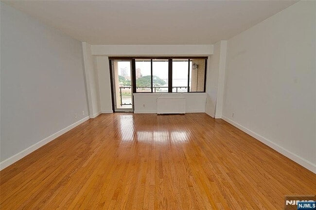 Building Photo - 1203 River Rd