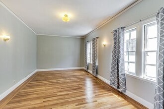 Building Photo - 6048 Monroe Ave