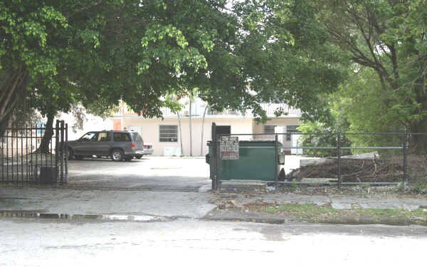 Building Photo - 242 NE 32nd St