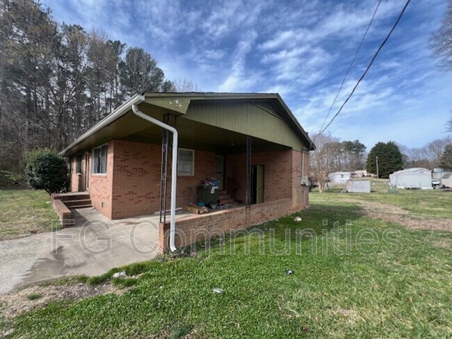 Foto del edificio - 5212 Lewis Rd