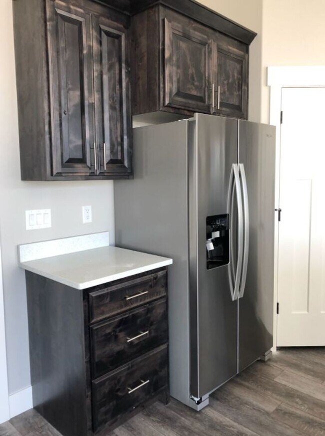 Building Photo - PLEASE CALL TYE @ 208-313-6062 with ANY QU...