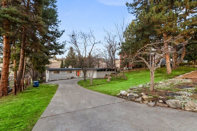 Building Photo - Highlands Home located on the Crane Creek ...