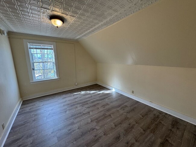 Building Photo - 16 Union St