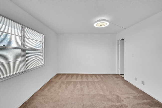 Building Photo - 3402 Bimini Ln