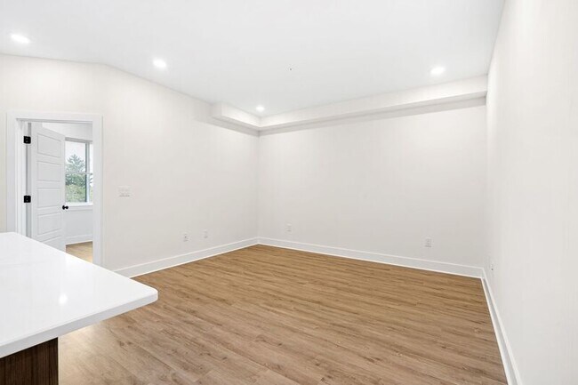 Foto del edificio - 6155 Ridge Ave