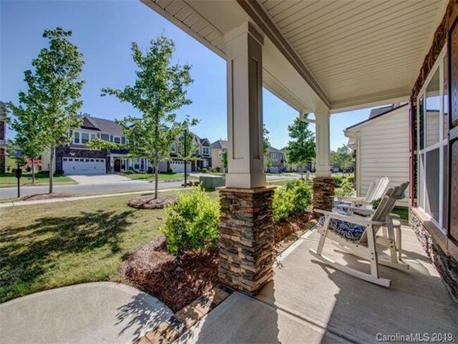 Foto del edificio - 9216 Ardrey Woods Dr