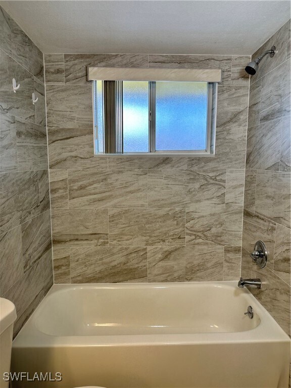 Foto del edificio - 8275 Key Royal Cir