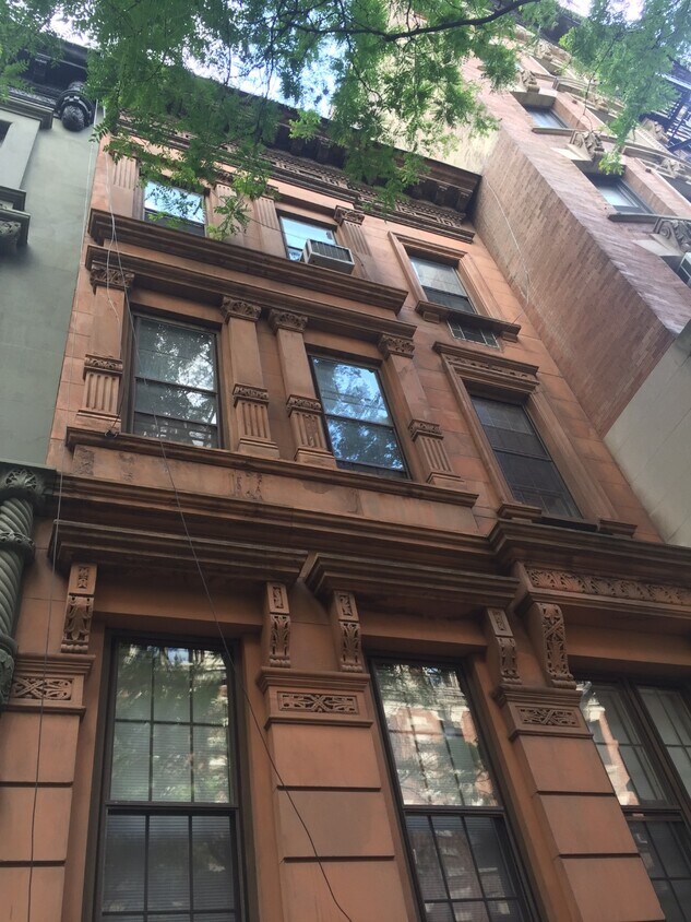 Foto principal - 316 W 83rd St