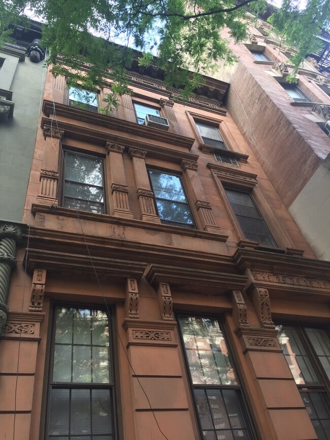Building Photo - 316 W 83rd St