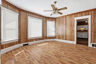 Building Photo - 1028 S 14th St