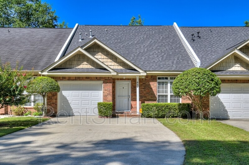 Foto principal - 324 Hornhead Dr