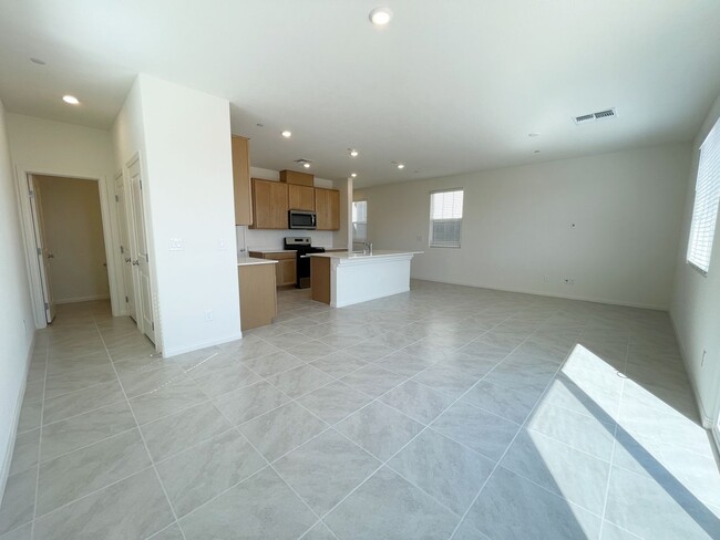 Foto del edificio - BRAND NEW 3 BED 2.5 BATH TWO-STORY HOME LO...