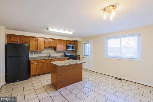 Building Photo - 5607 Moravia Rd