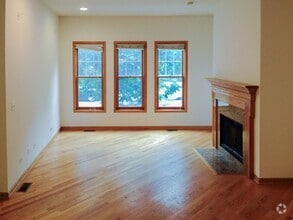 Building Photo - 1321 W Belmont Ave