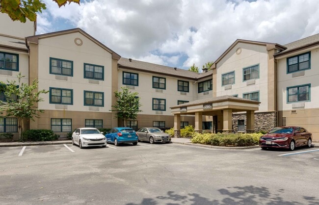 Building Photo - 1760 Pembrook Dr