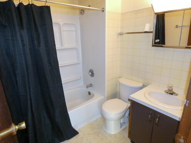 Foto del edificio - 15 E Main St