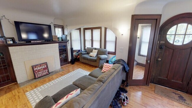 Foto del edificio - 803 Brown St