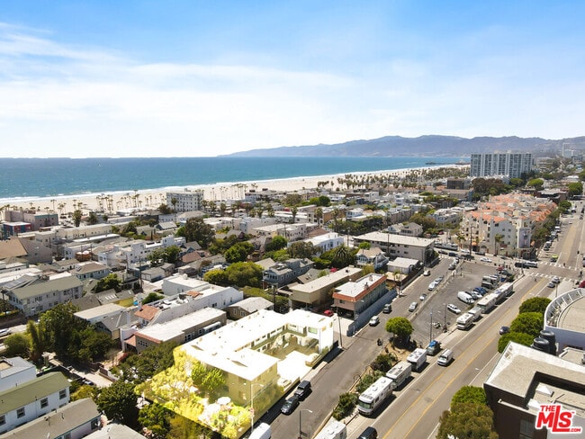 Building Photo - 119 Paloma Ave