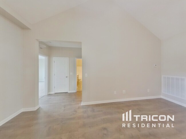 Building Photo - 827 Ellyson Dr