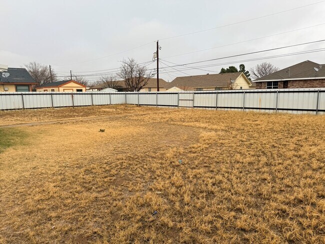 Building Photo - 2 Star Cir