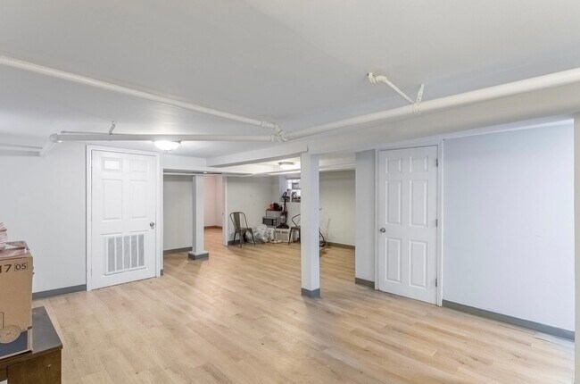 Foto del edificio - 6241 S Troy St