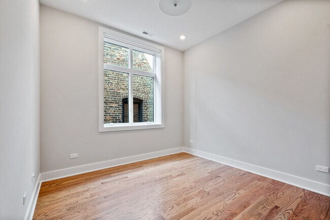Building Photo - 1530 N Halsted St