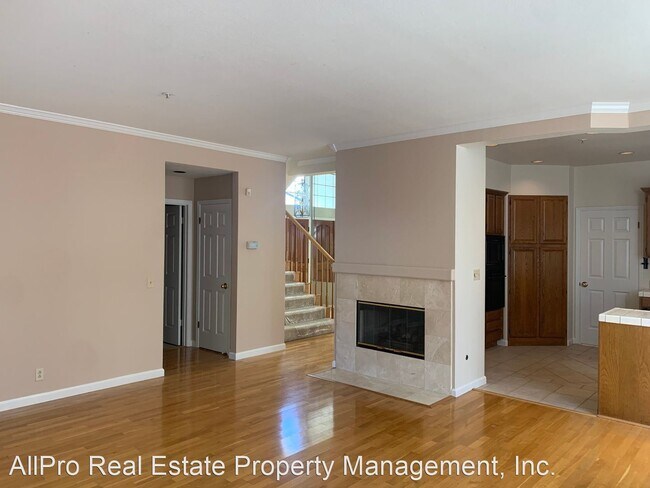 Building Photo - 4 br, 2.5 bath House - 5145 Seaside Court