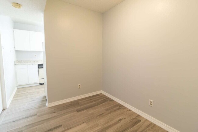 Foto del edificio - 4800 N Stanton St