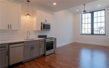 Building Photo - 15 Cranston Ave
