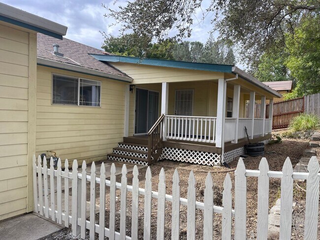 Building Photo - 3br/2ba in gated community in Ione