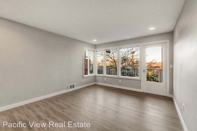 Foto del edificio - 2020 Waverly Pl N