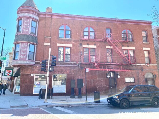 Building Photo - 411 W Belden Ave