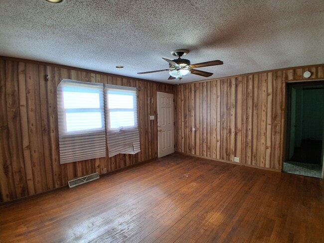 Building Photo - 134 S Griffin St