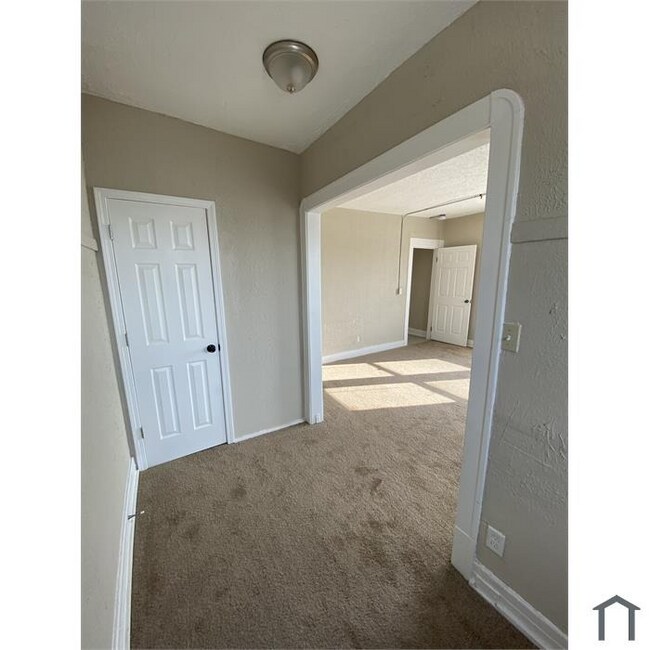 Foto del edificio - 15000 Euclid Ave