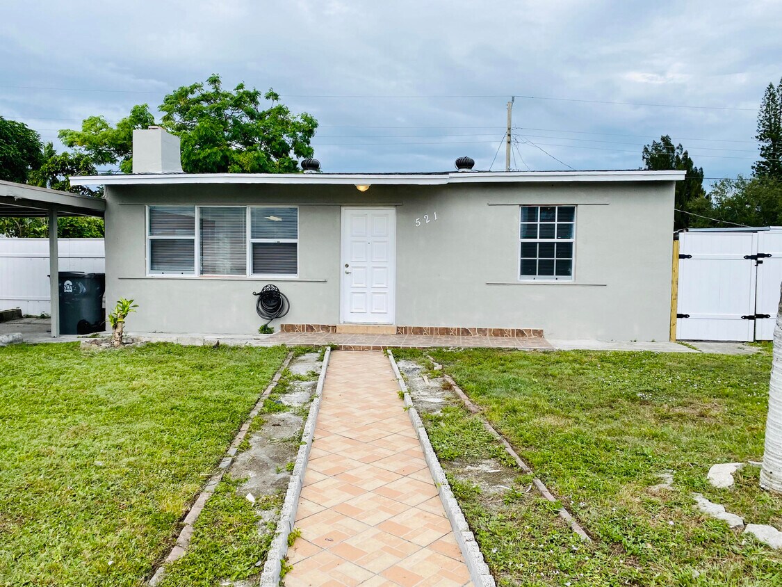 Foto principal - 521 Beech Rd