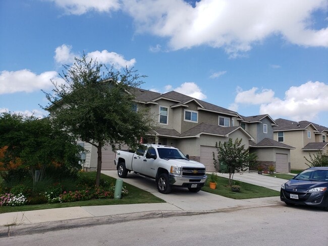 Building Photo - Town home for rent