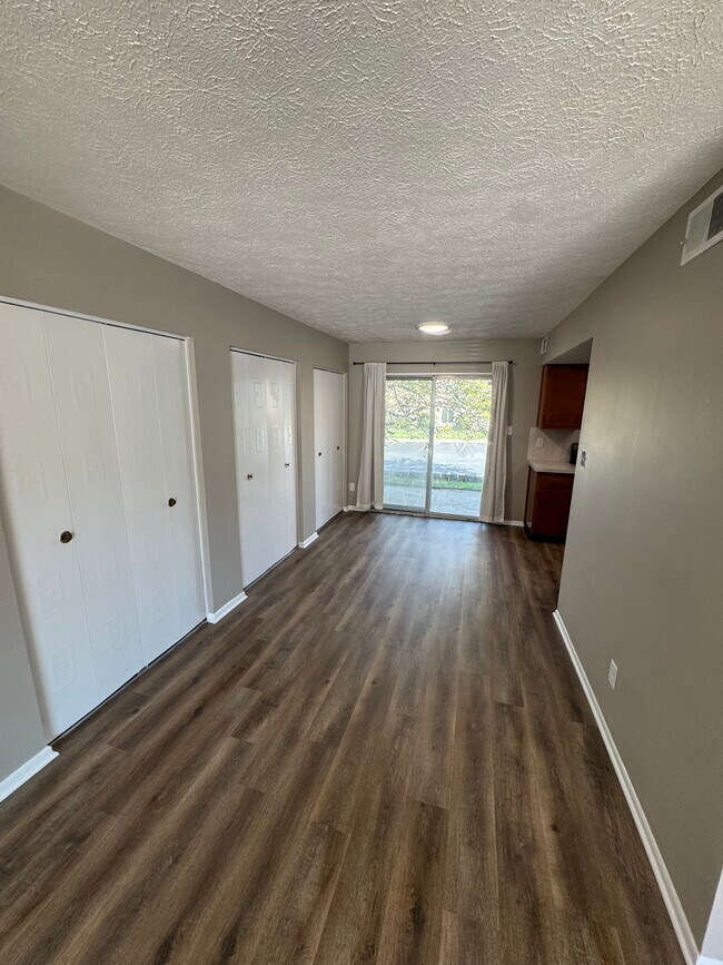 Foto del edificio - 316 Elmead Ct