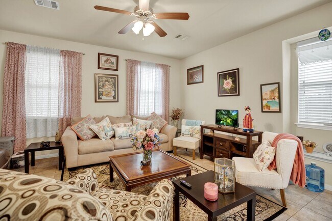 Building Photo - 3 br, 2 bath House - 145 Preston Trl.