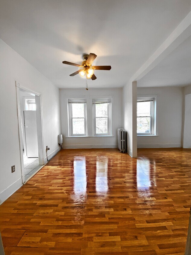 Primary Photo - 4268 Manayunk Ave