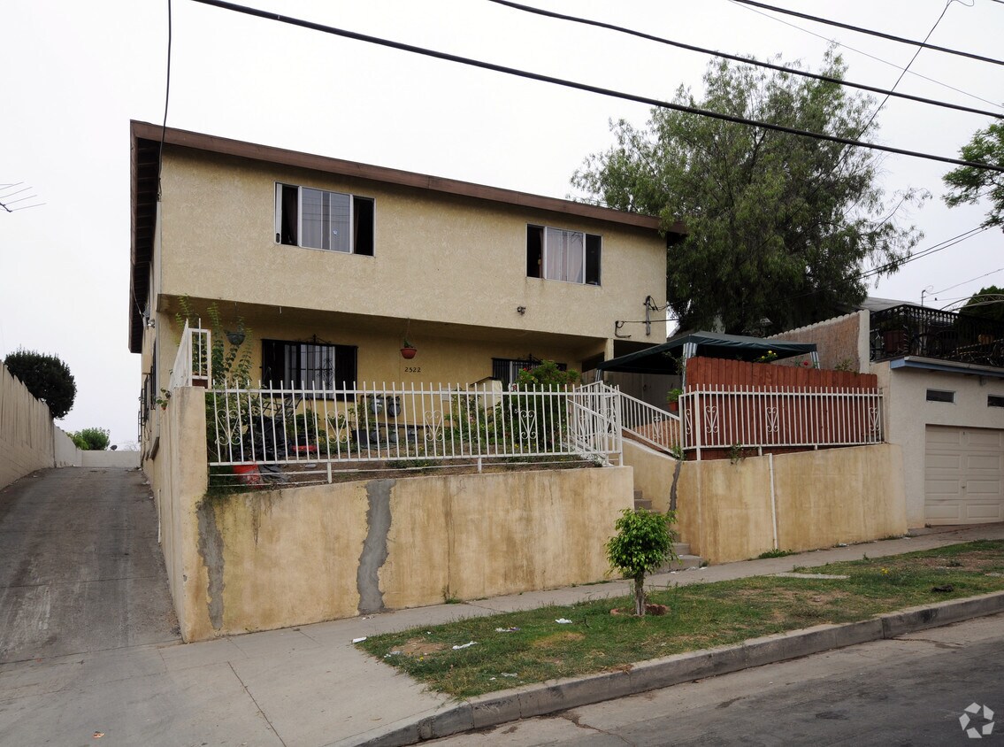 Primary Photo - 2522-2526 Alcazar St