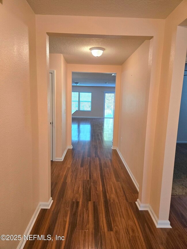 Building Photo - 2333 Sotterley Ln