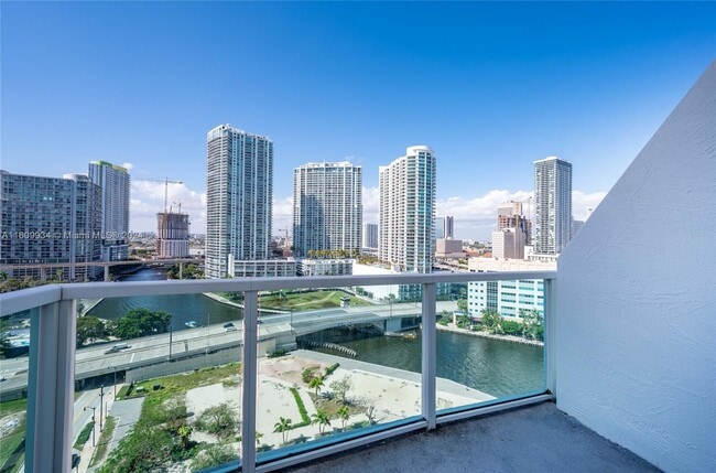 Foto del edificio - 41 SE 5th St