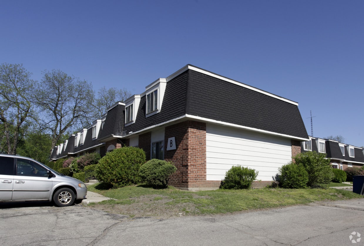 Country Club Apartments Elkhart