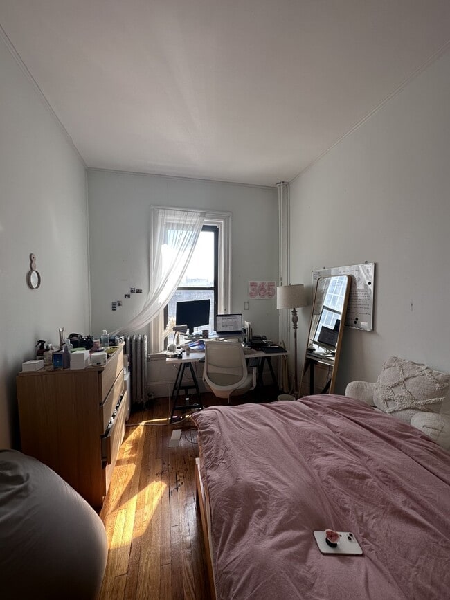 Building Photo - 386 Commonwealth Avenue