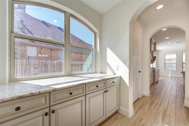 Foto del edificio - 2802 Mayfield Ridge Ln