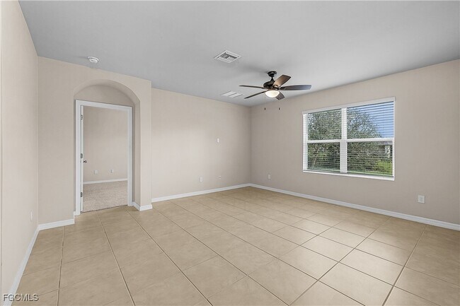 Building Photo - 616 Posadas Cir