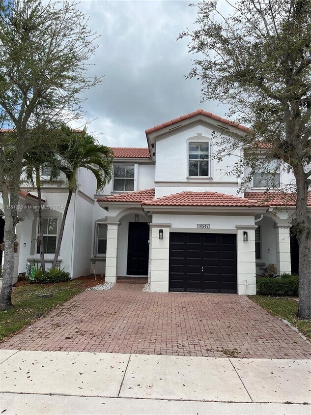 Primary Photo - 10947 NW 79th St