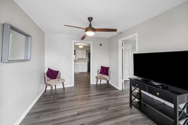 Building Photo - 7837 Dayton St