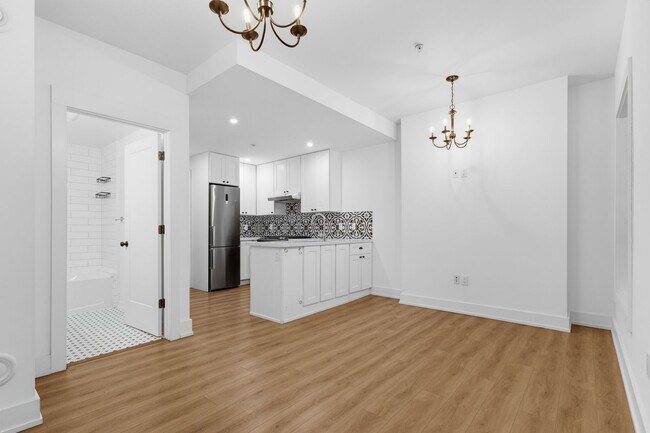 Building Photo - Trendy Unit with In Suite Laundry Durand